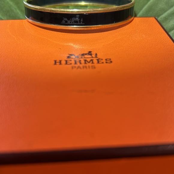 Vintage 🖤💛Hermès Narrow Enamel Bangle🖤💛 - Picture 6 of 7